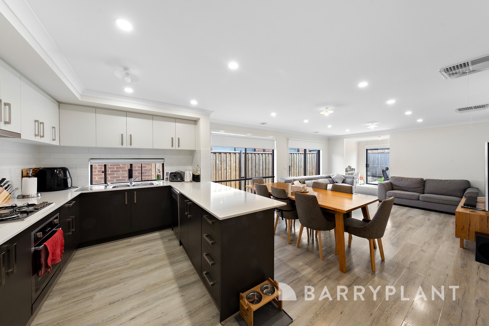 24 Alinta Drive, Deanside, VIC 3336, Deanside - Thumbnail 3