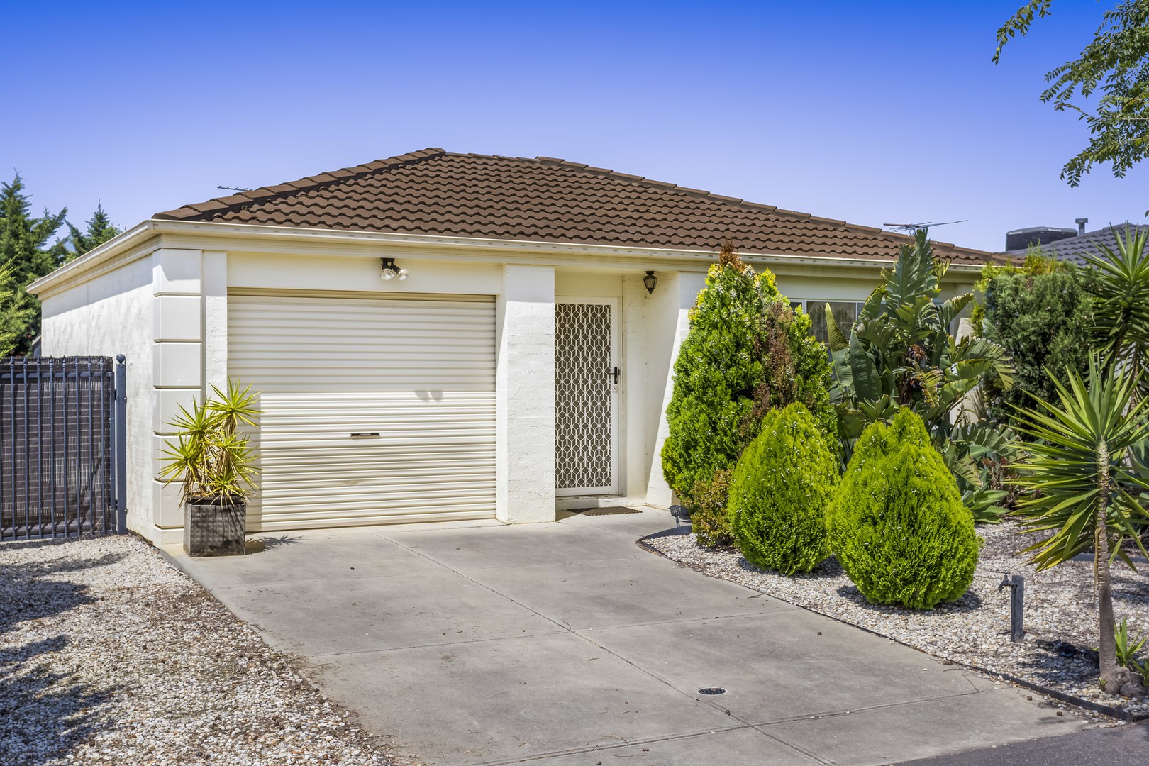 24 Arlington Way, Point Cook, VIC 3030, Point Cook - Thumbnail 2