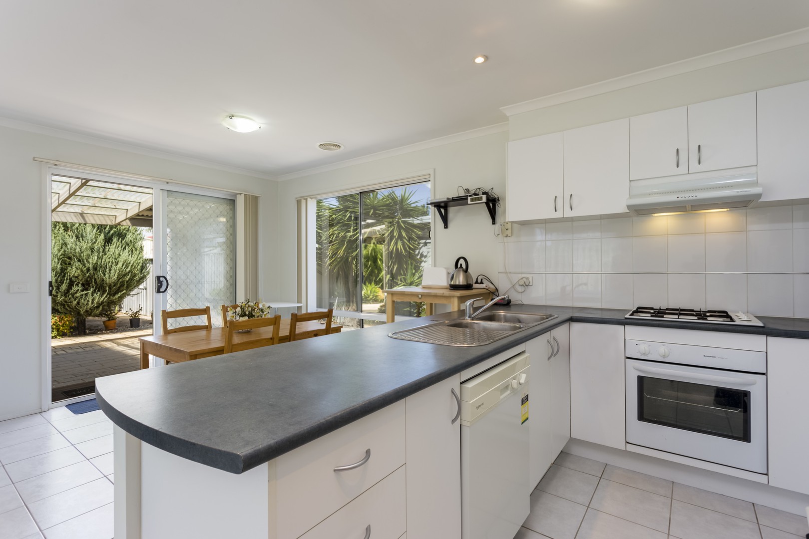 24 Arlington Way, Point Cook, VIC 3030, Point Cook - Thumbnail 3