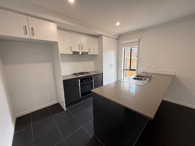 24 Beavers Street, Mickleham, VIC 3064, Mickleham - Thumbnail 2