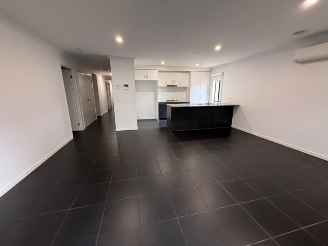 24 Beavers Street, Mickleham, VIC 3064, Mickleham - Thumbnail 3