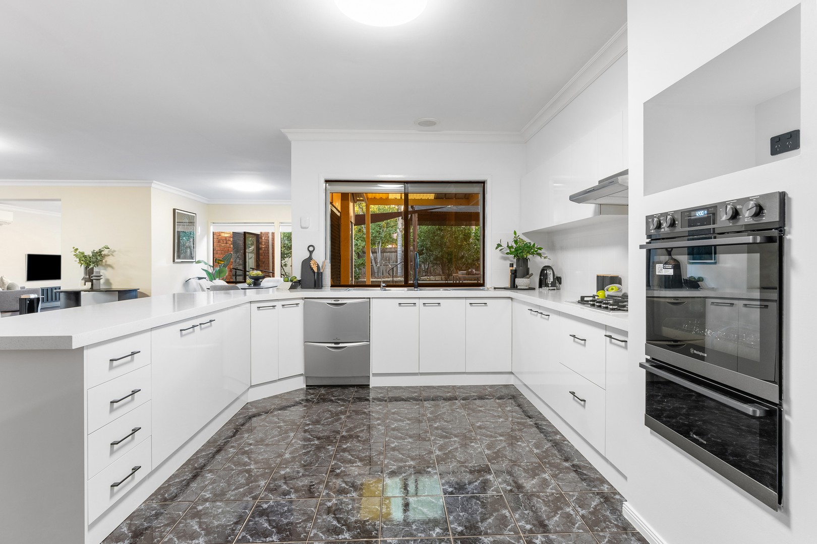24 Blackman Crescent, Taylors Lakes, VIC 3038, Taylors Lakes - Thumbnail 7