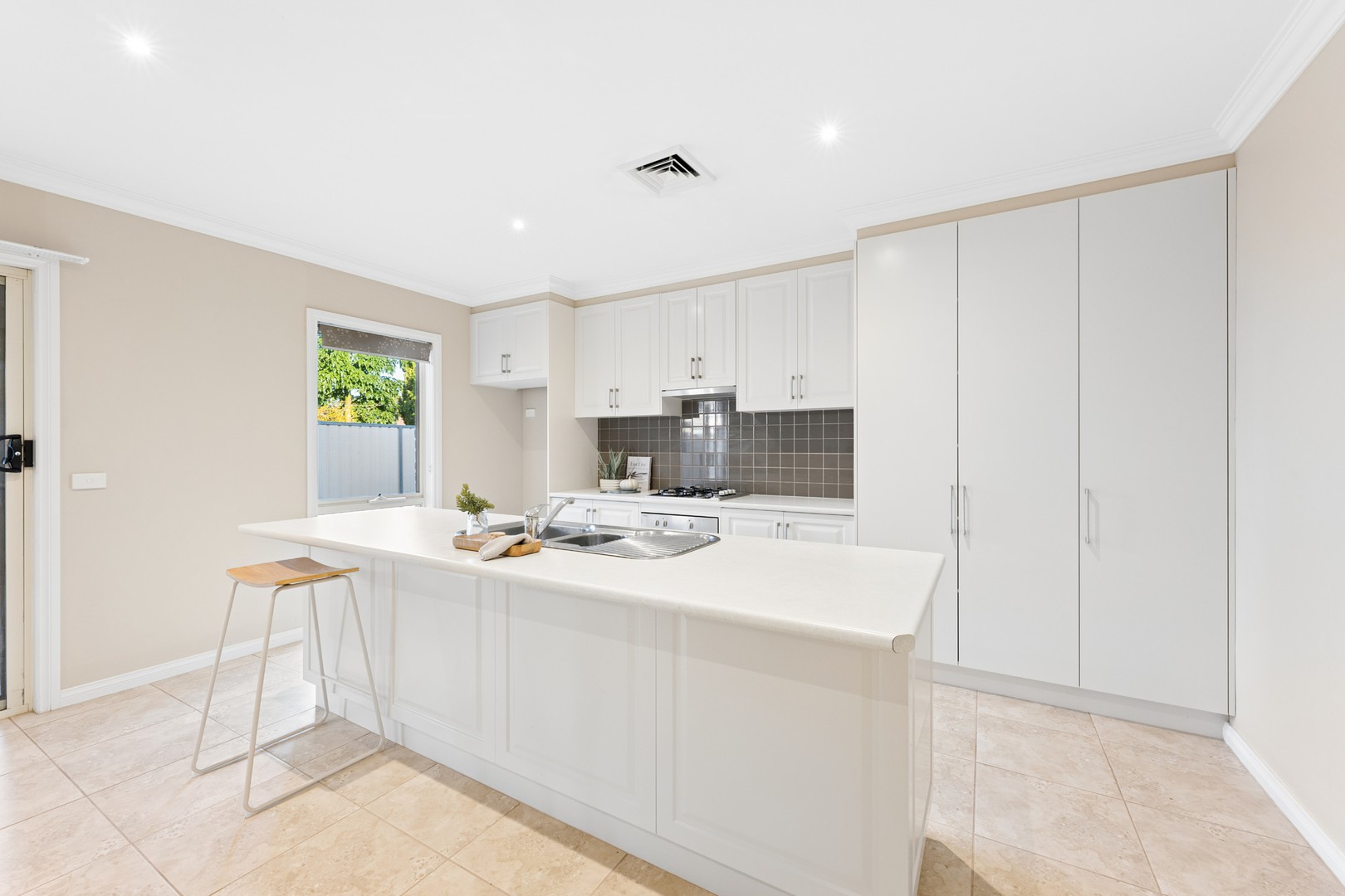 24 Canterbury Drive, Mildura, VIC 3500, Mildura - Thumbnail 3