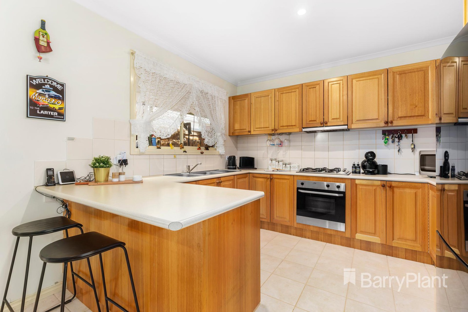 24 Capri Close, South Morang, VIC 3752, South Morang - Thumbnail 2