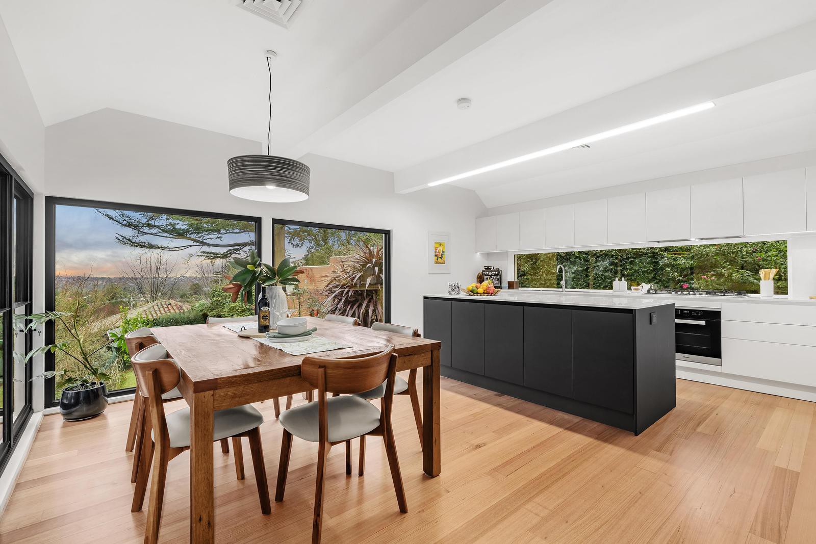 24 Carn Avenue, Ivanhoe, VIC 3079, Ivanhoe - Thumbnail 6