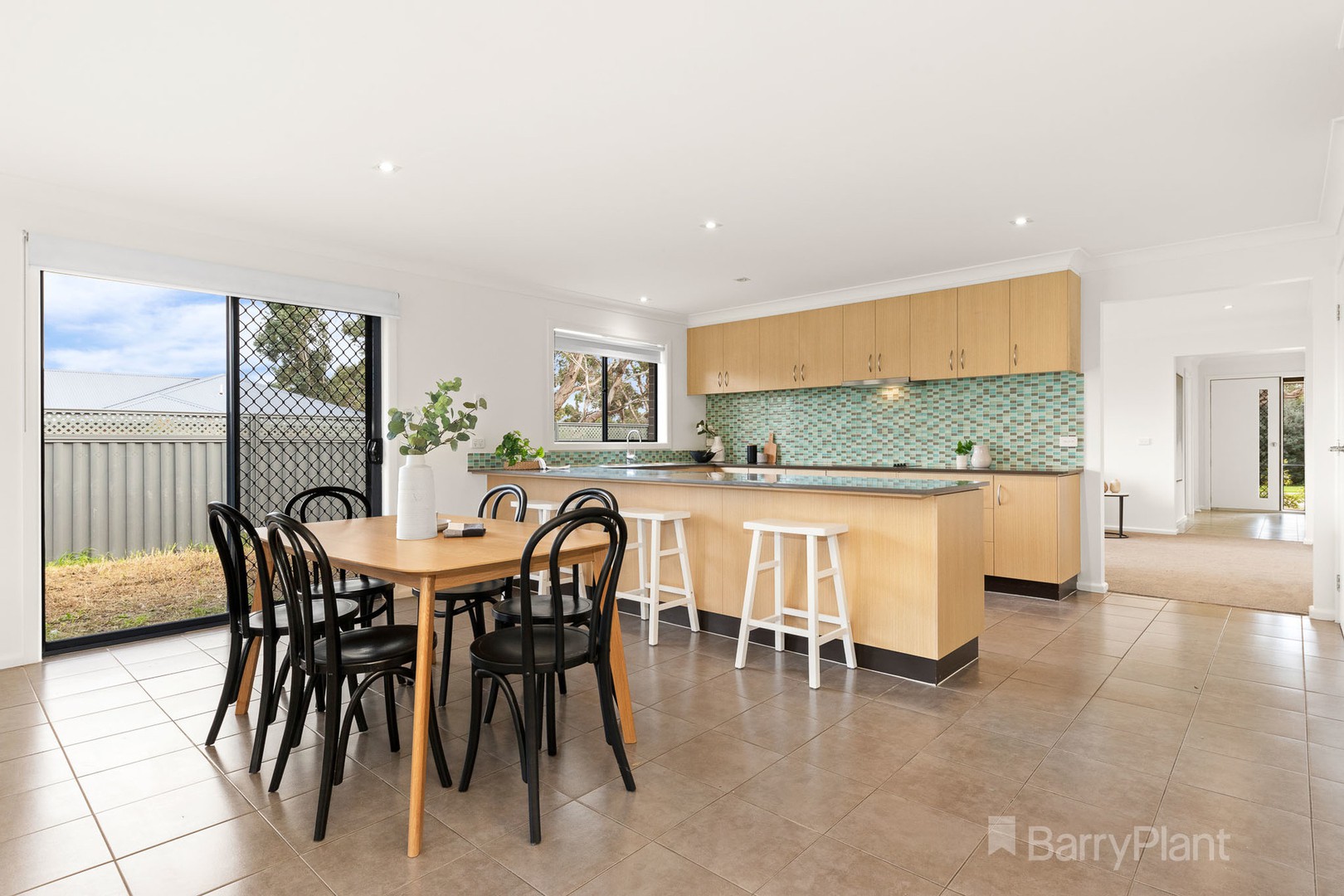 24 Chestnut Chase, Pakenham, VIC 3810, Pakenham - Thumbnail 7