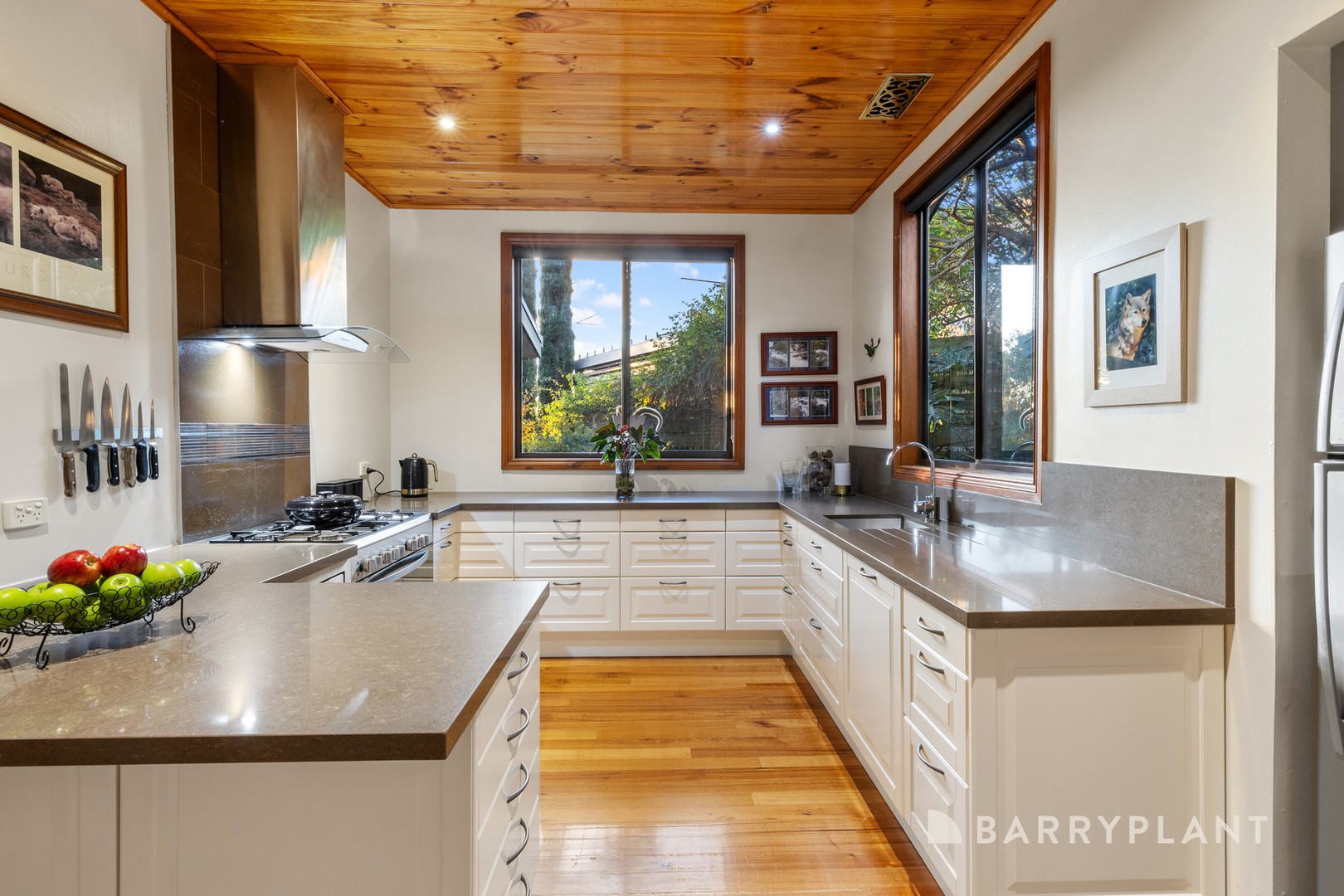 24 Clematis Avenue, Ferntree Gully, VIC 3156, Ferntree Gully - Thumbnail 3