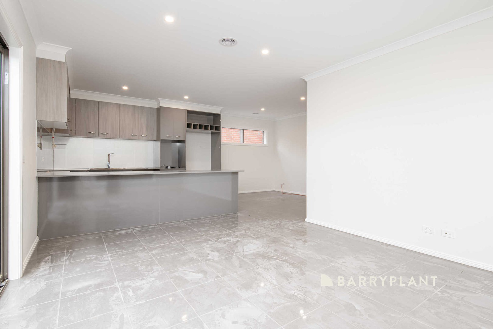 24 Dalziell Crescent, Cranbourne North, VIC 3977, Cranbourne North - Thumbnail 3