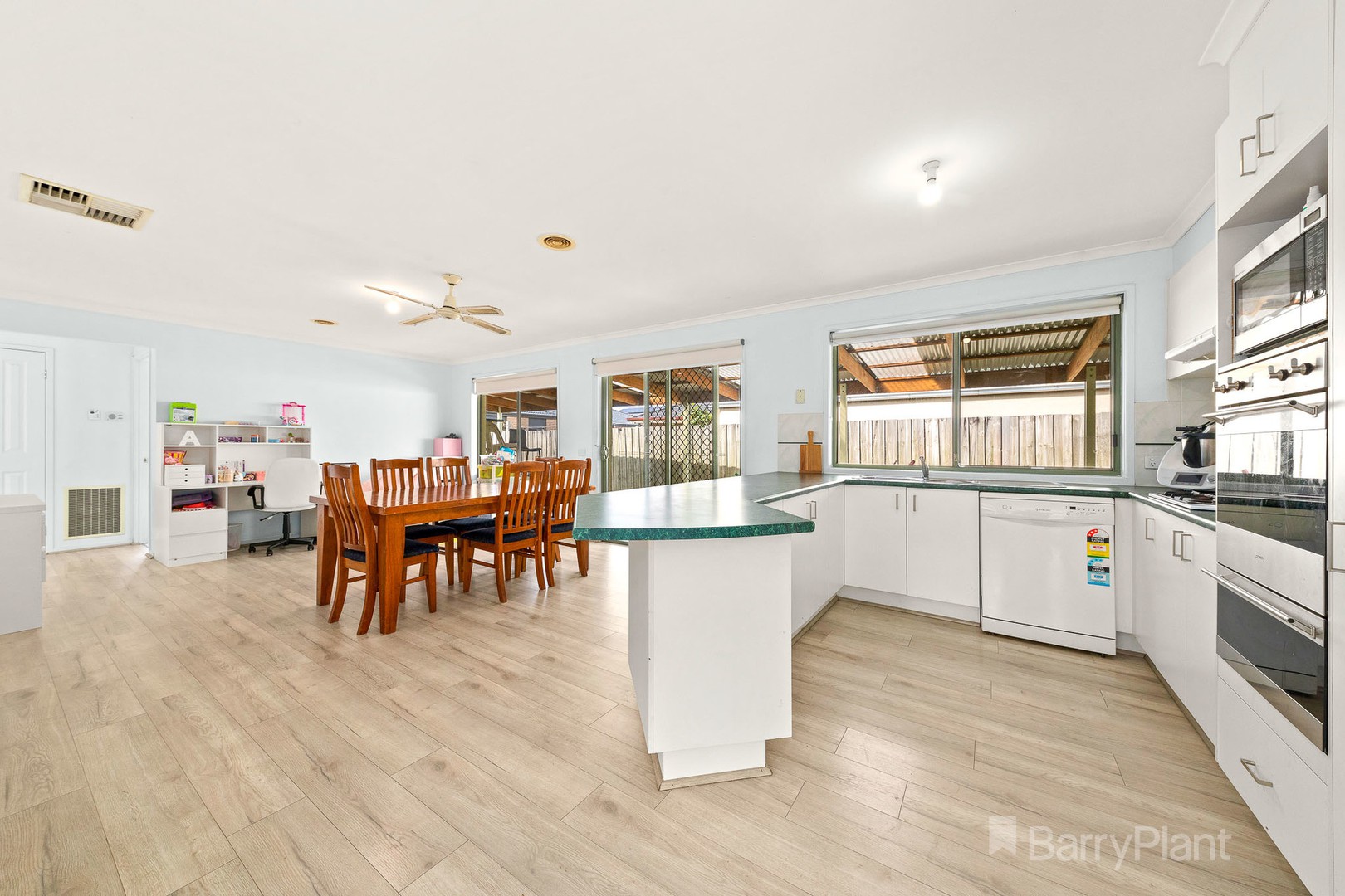 24 Dartmoor Drive, Cranbourne East, VIC 3977, Cranbourne East - Thumbnail 5