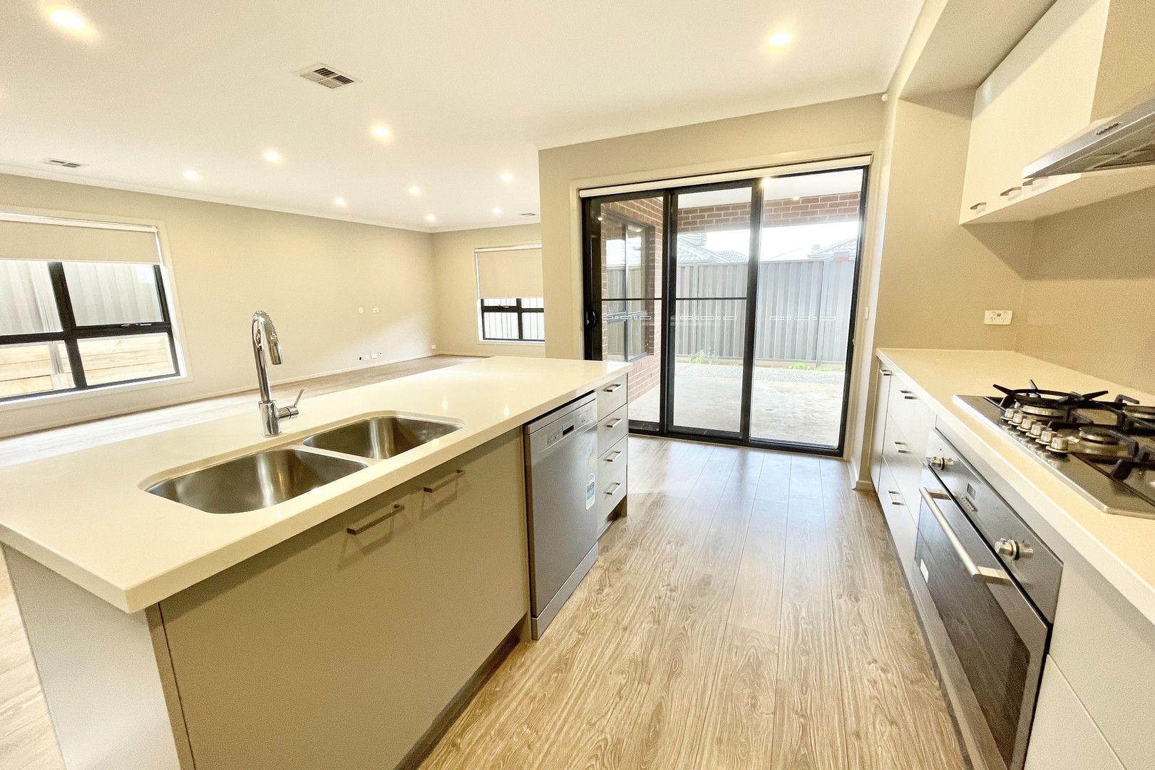24 Dolomites Drive, Truganina, VIC 3029, Truganina - Thumbnail 4
