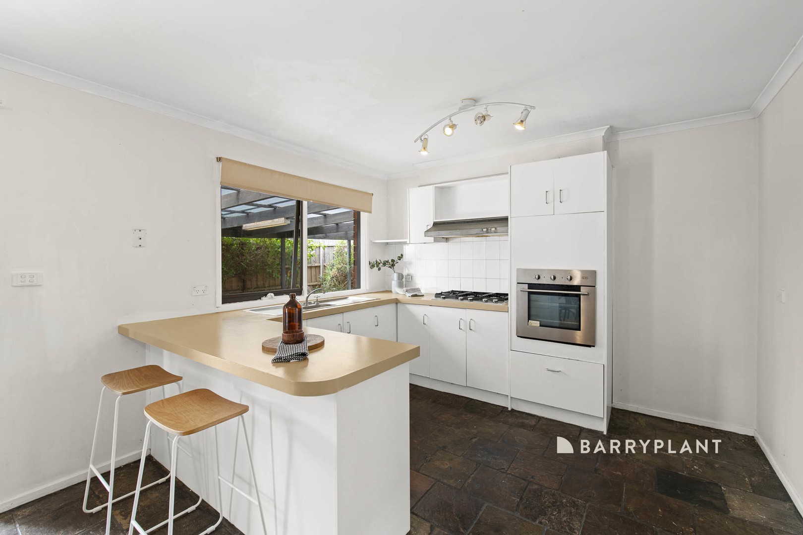 24 Edeys Run, Hampton Park, VIC 3976, Hampton Park - Thumbnail 2