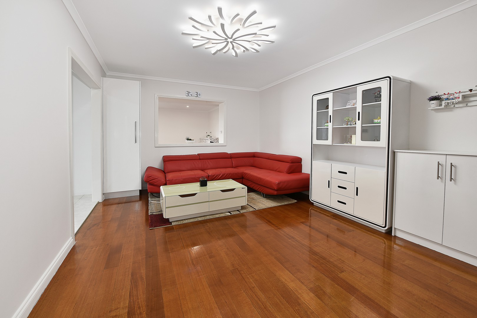 24 Erskine Avenue, Reservoir, VIC 3073, Reservoir - Thumbnail 4