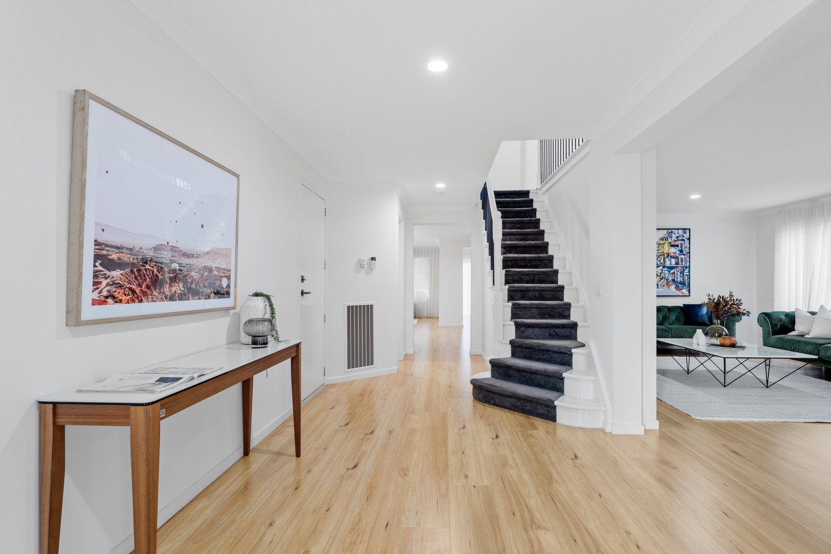 24 Eucumbene Drive, Berwick, VIC 3806, Berwick - Thumbnail 3