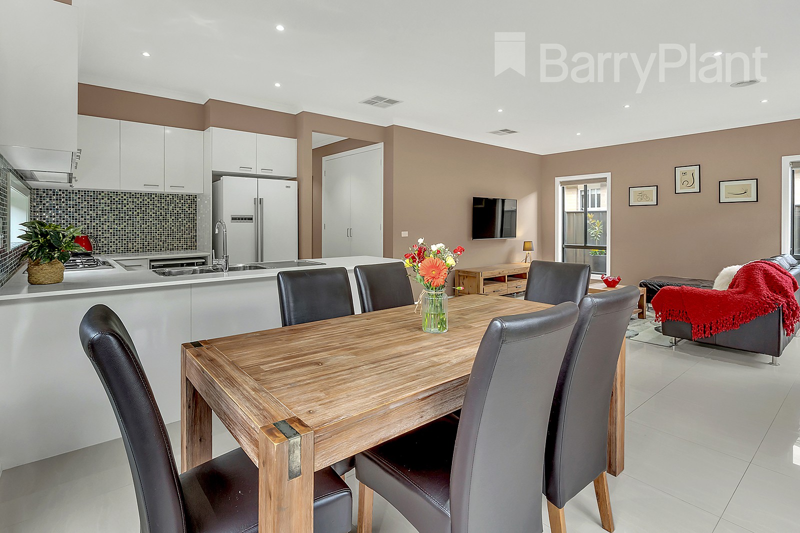 24 Falkland Road, Craigieburn, VIC 3064, Craigieburn - Thumbnail 7