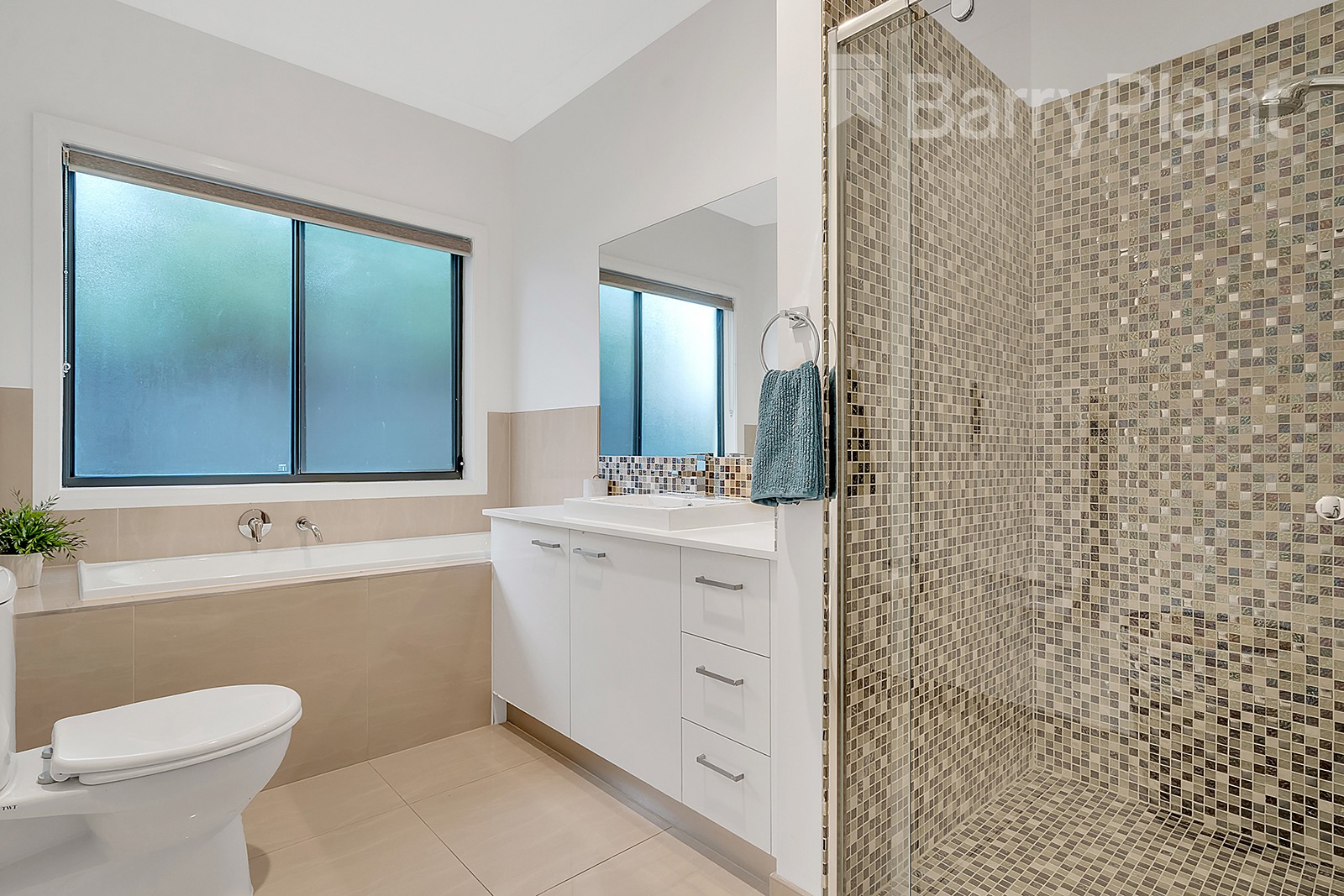 24 Falkland Road, Craigieburn, VIC 3064, Craigieburn - Thumbnail 8