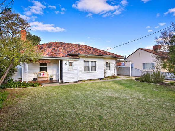 24 Floral Avenue East, Mildura, VIC 3500 - Thumbnail 2 - 01/06/2026