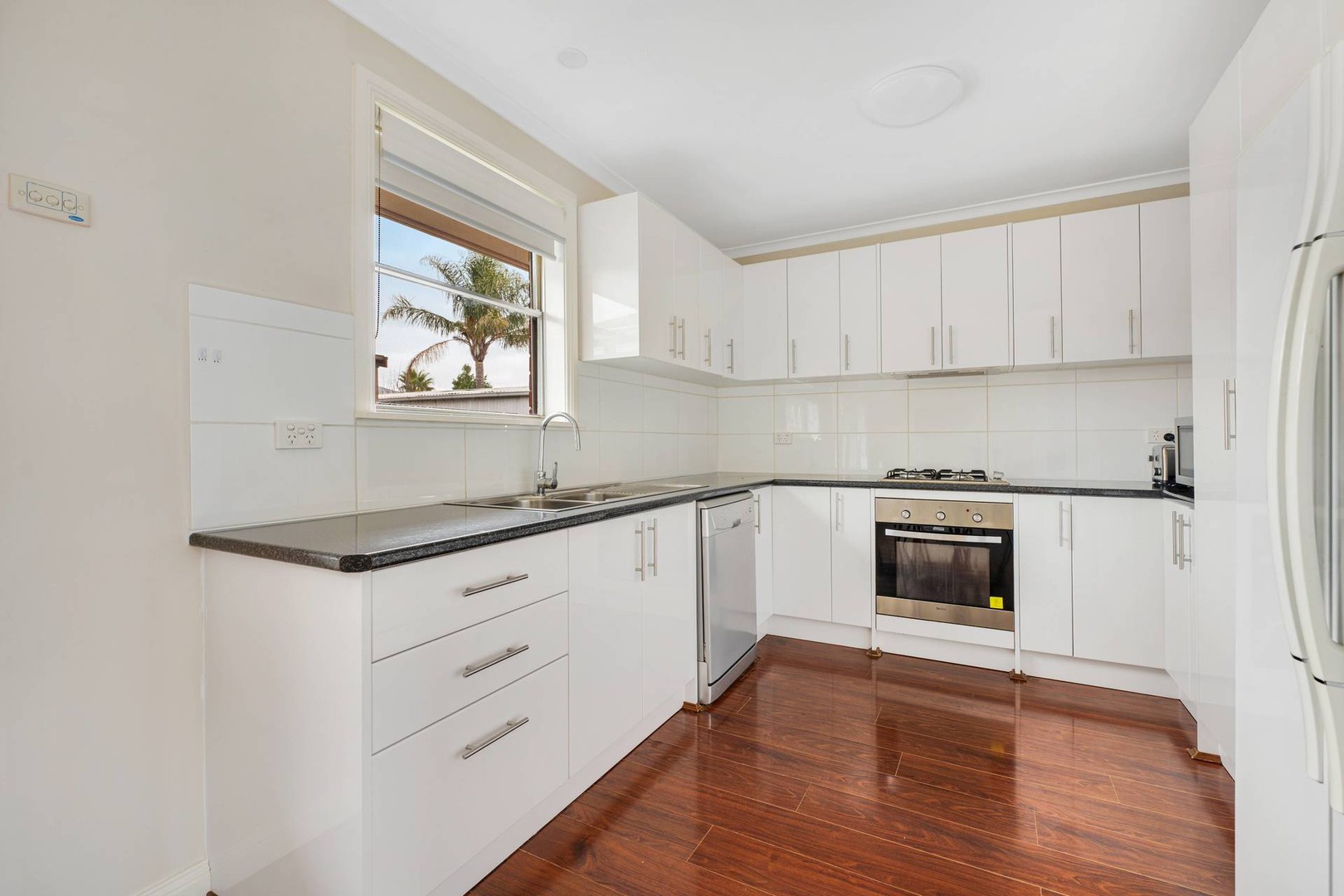 24 Flynn Crescent, Coolaroo, VIC 3048, Coolaroo - Thumbnail 4