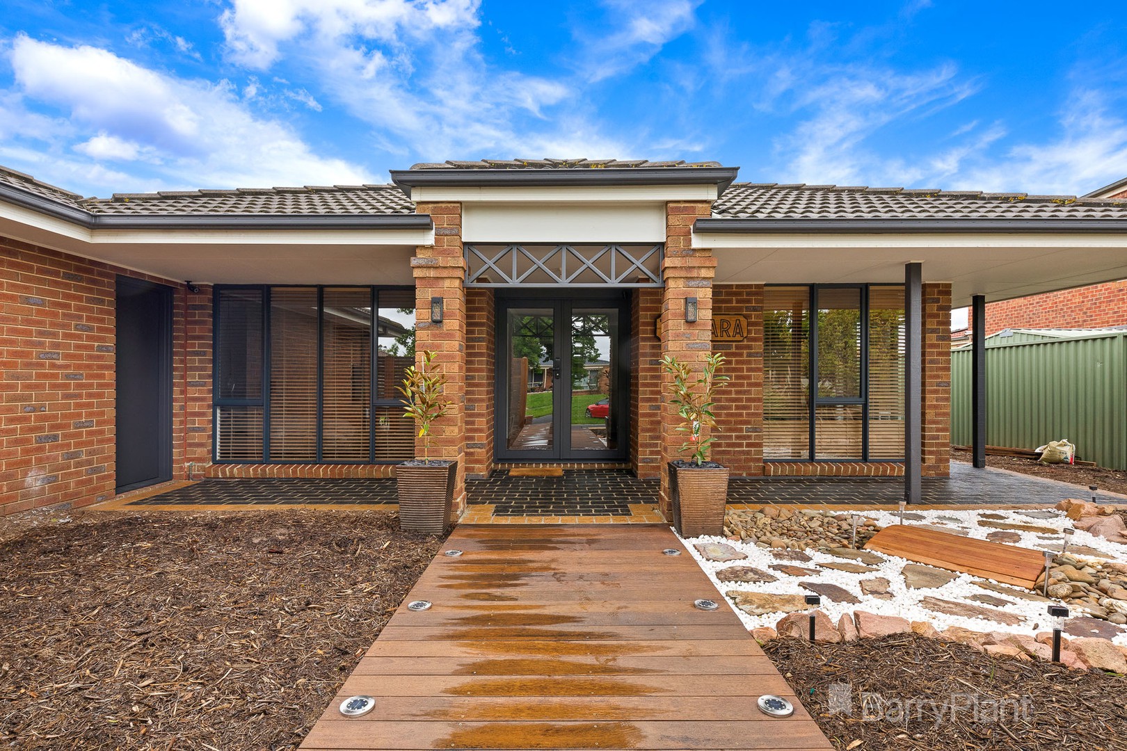 24 Foxwood DriveCranbourne East, VIC 3977, Cranbourne East - Thumbnail 2