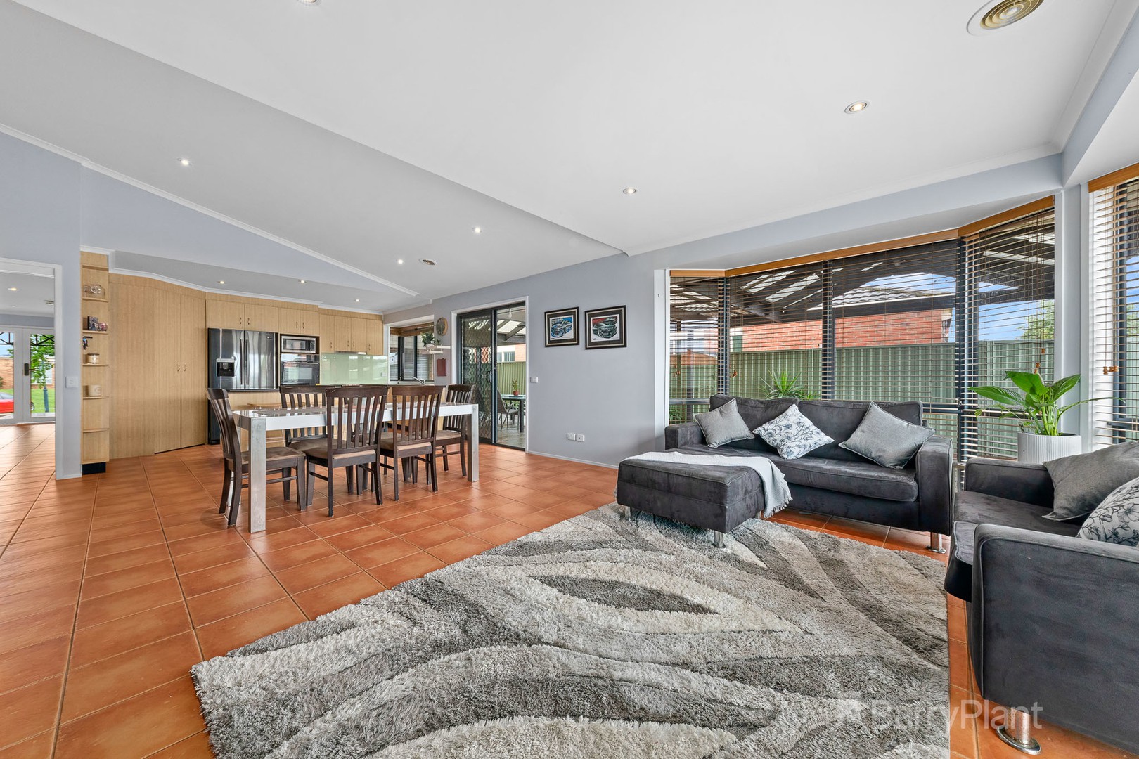 24 Foxwood DriveCranbourne East, VIC 3977, Cranbourne East - Thumbnail 5