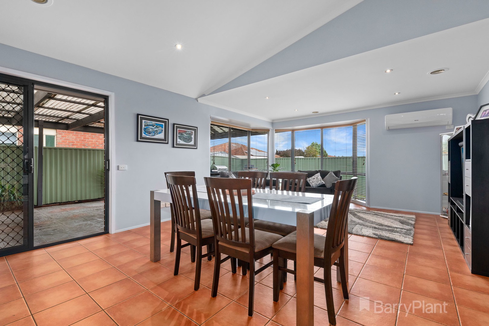 24 Foxwood DriveCranbourne East, VIC 3977, Cranbourne East - Thumbnail 6