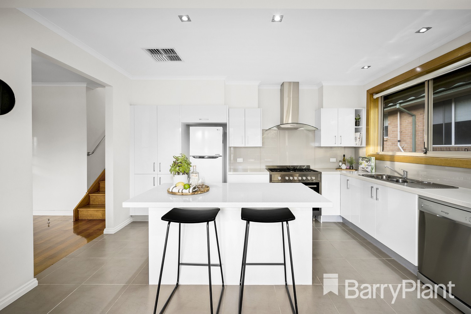 24 Gabonia Avenue, Watsonia, VIC 3087, Watsonia - Thumbnail 2
