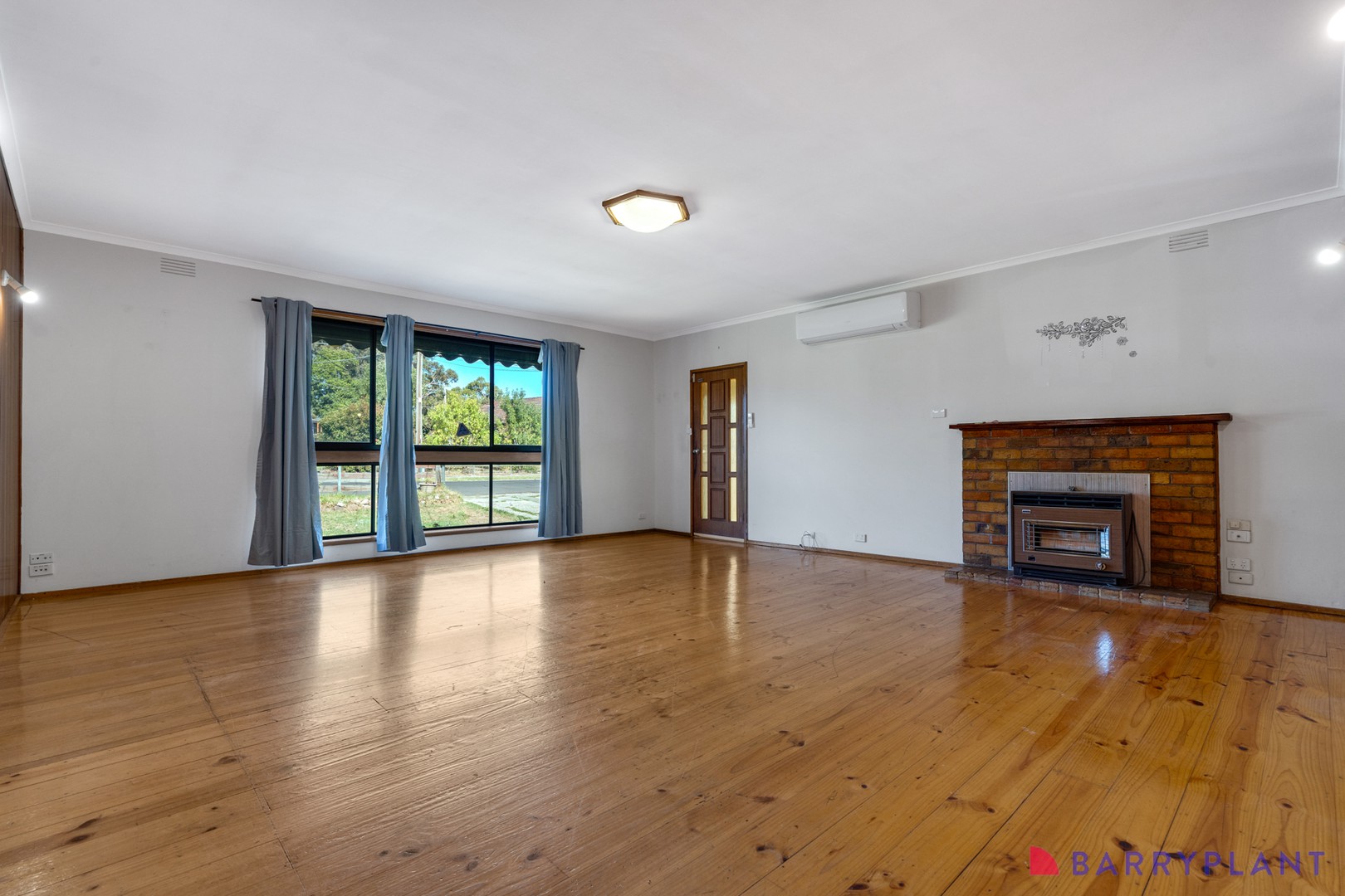 24 Gisborne Crescent, Reservoir, VIC 3073, Reservoir - Thumbnail 2