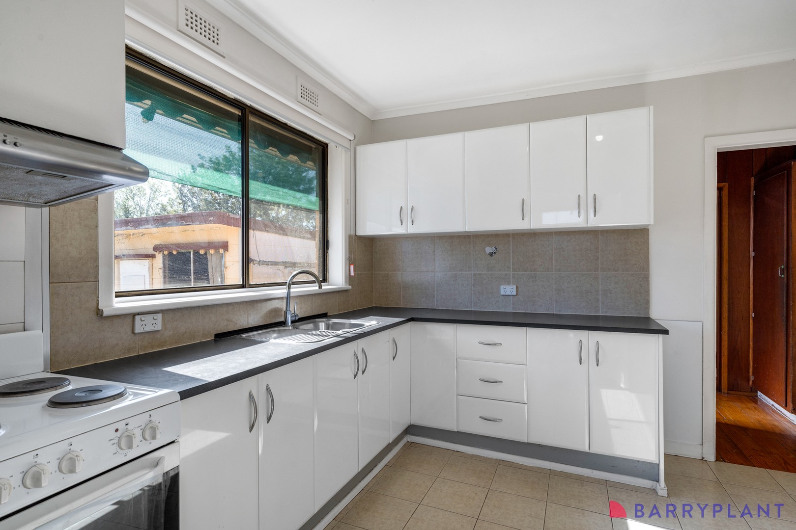 24 Gisborne Crescent, Reservoir, VIC 3073, Reservoir - Thumbnail 4
