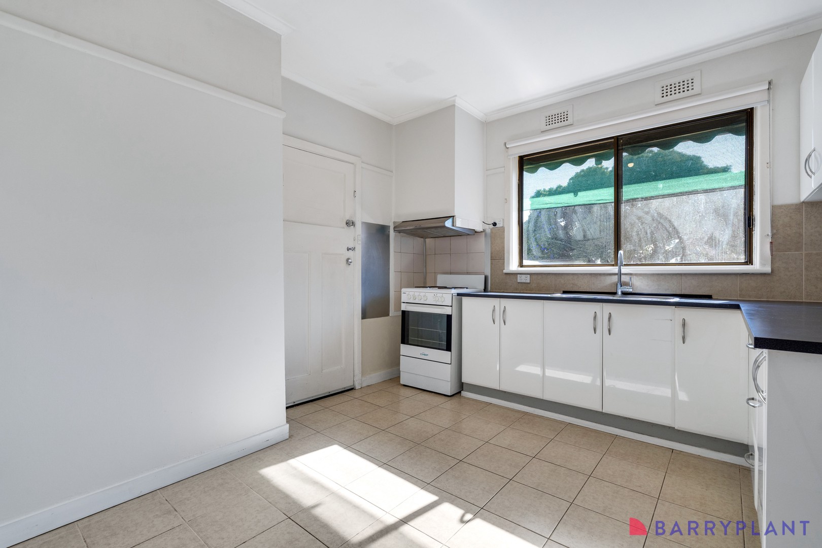 24 Gisborne Crescent, Reservoir, VIC 3073, Reservoir - Thumbnail 5