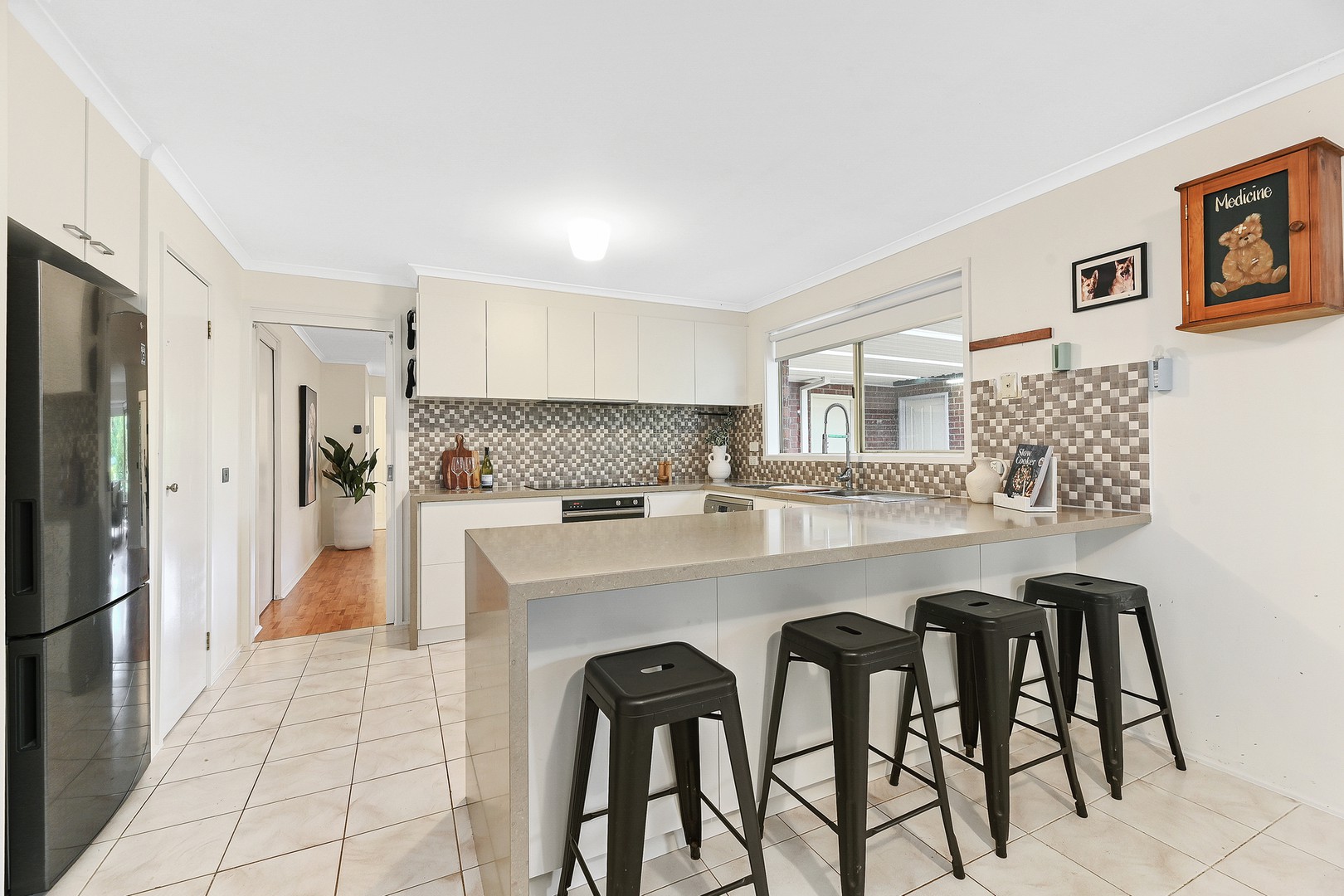 24 Glendale Crescent, Berwick, VIC 3806, Berwick - Thumbnail 5