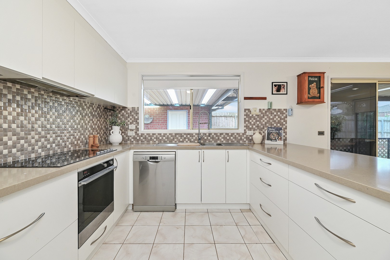 24 Glendale Crescent, Berwick, VIC 3806, Berwick - Thumbnail 6