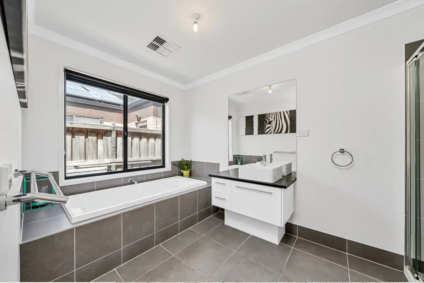 24 Goulburn Street, Cranbourne East, VIC 3977, Clyde North - Thumbnail 5