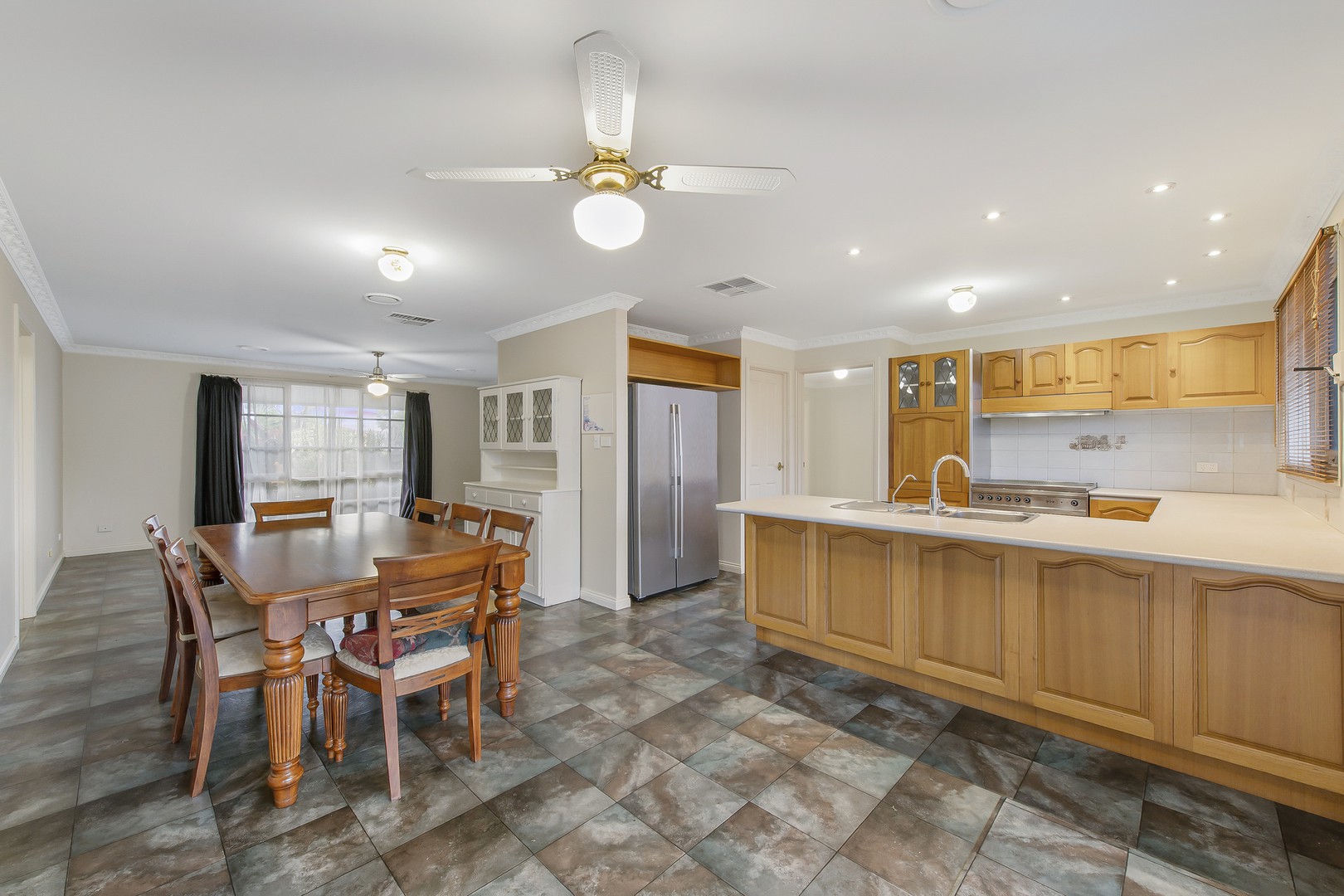 24 Gourlay Road, Hillside, VIC 3037, Hillside - Thumbnail 4