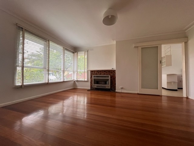 24 Graceburn Grove, St Albans, VIC 3021, St Albans - Thumbnail 2