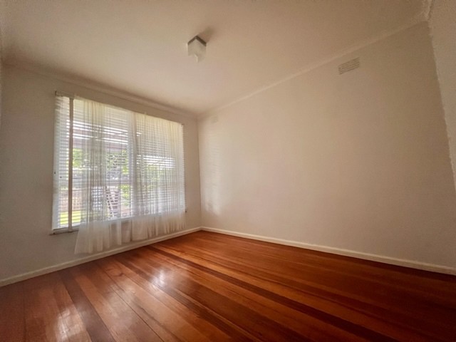 24 Graceburn Grove, St Albans, VIC 3021, St Albans - Thumbnail 3