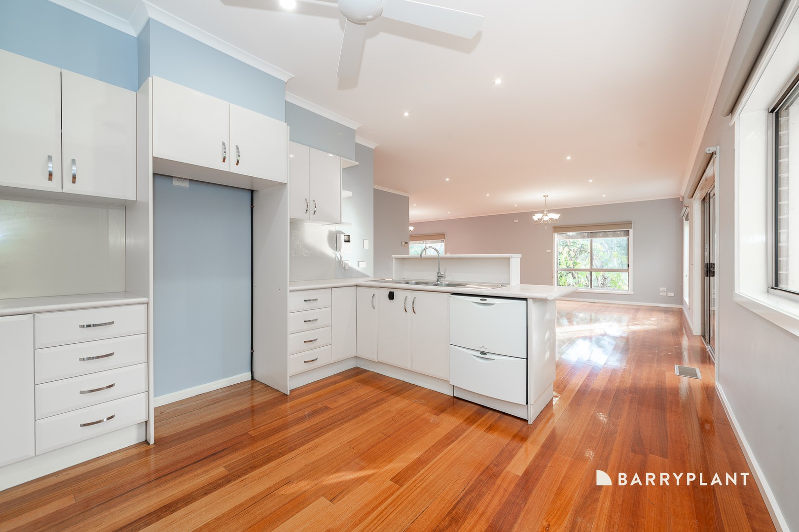 24 Greensted Grove, Roxburgh Park, VIC 3064, Roxburgh Park - Thumbnail 4