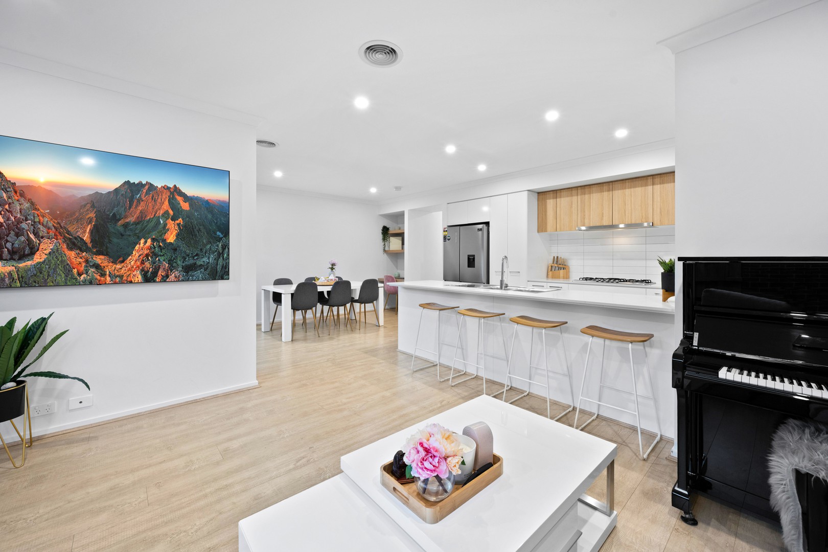 24 Gulliver Drive, Officer, VIC 3809, Officer - Thumbnail 5