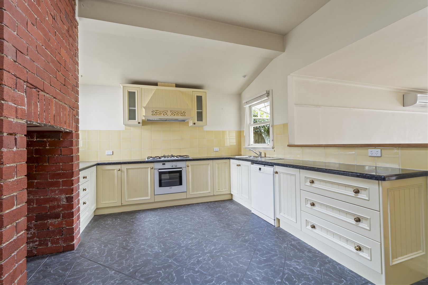 24 Haines Street, Mitcham, VIC 3132, Mitcham - Thumbnail 6