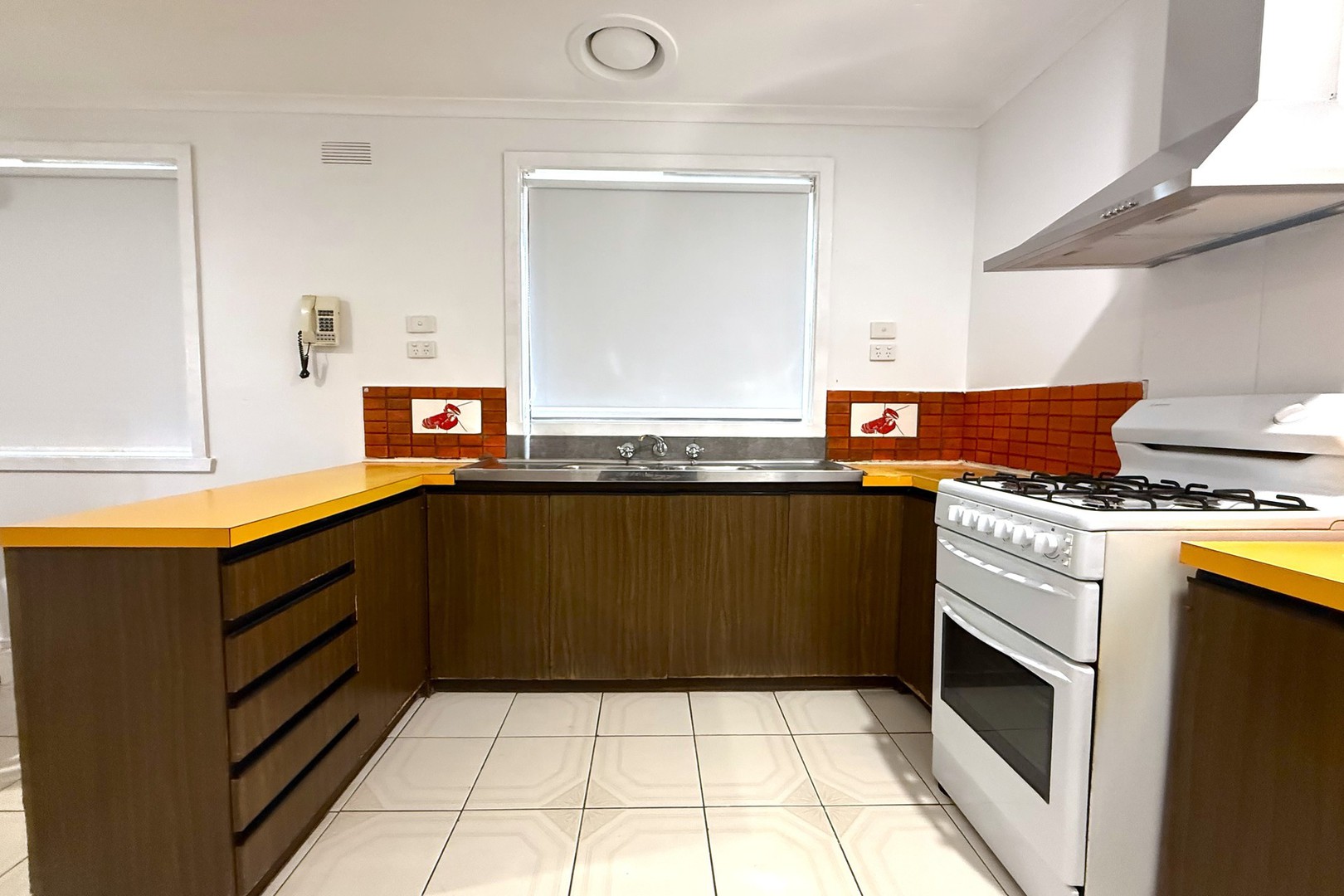24 Helen Street, St Albans, VIC 3021 - Thumbnail 2 - 05/08/2026