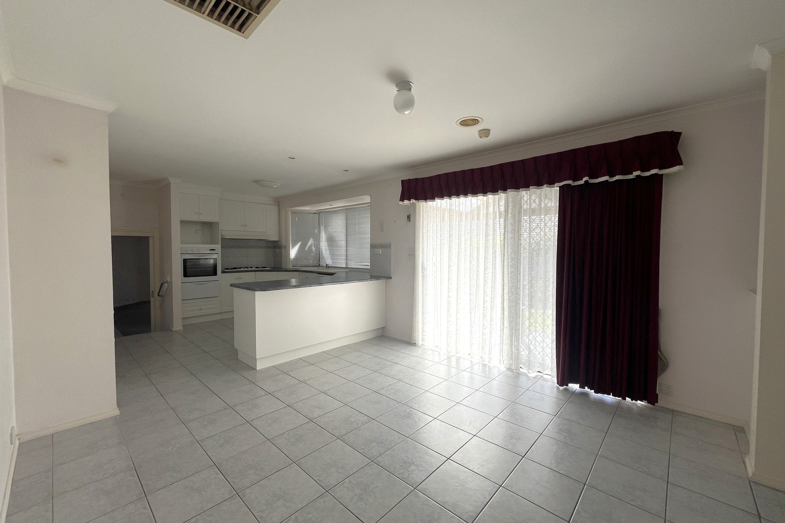 24 Highfielde Avenue, Berwick, VIC 3806, Berwick - Thumbnail 3