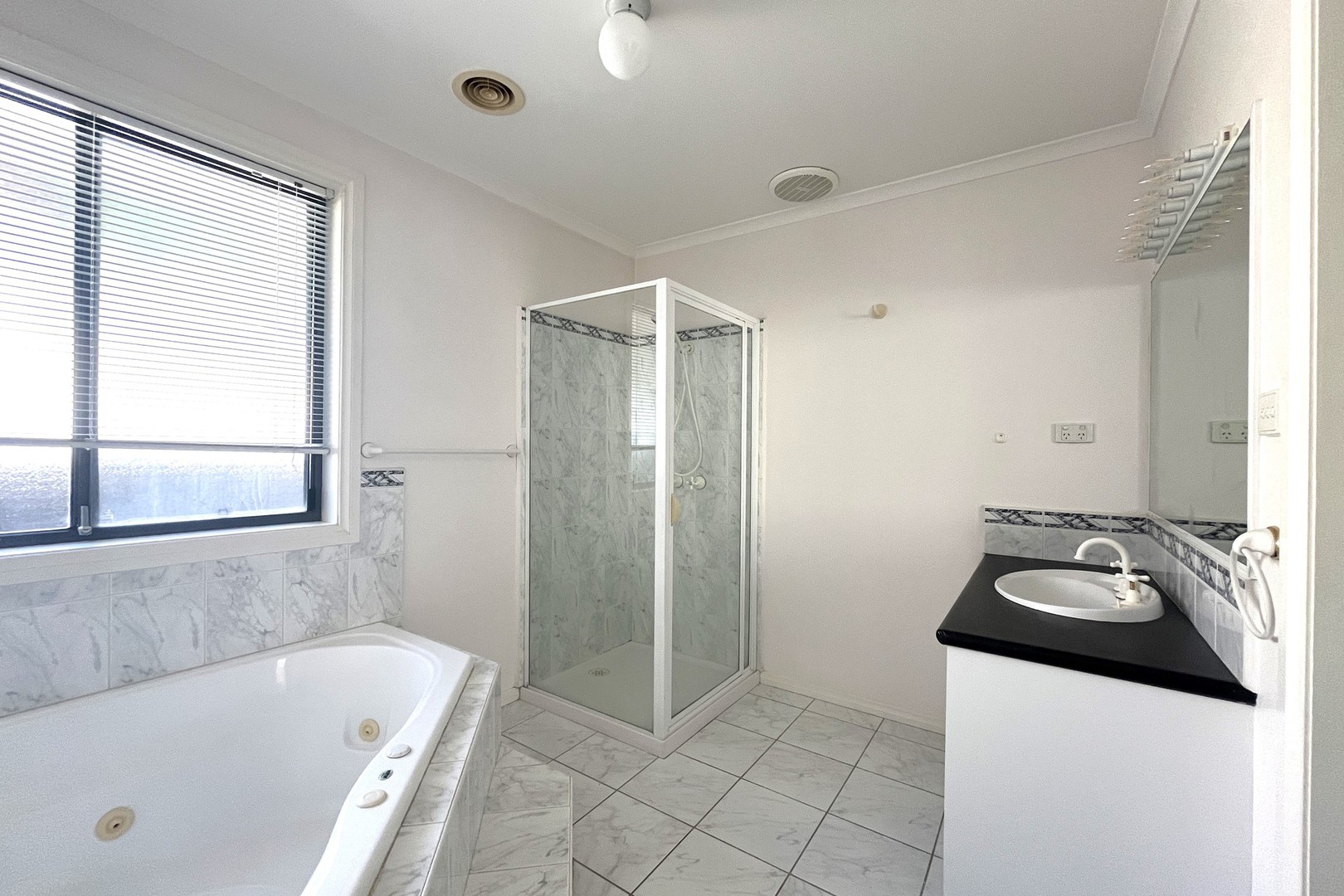 24 Highfielde Avenue, Berwick, VIC 3806, Berwick - Thumbnail 8