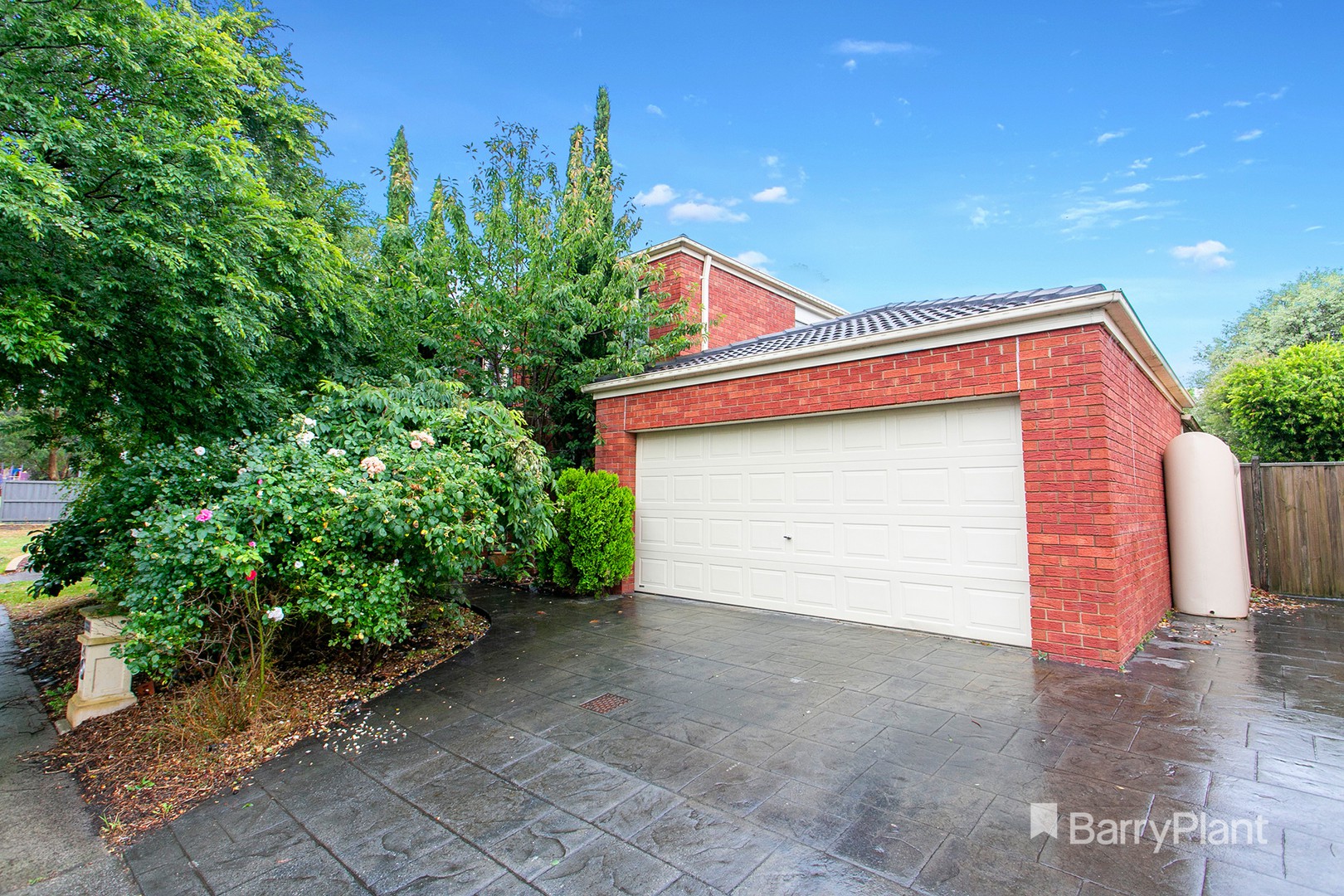 24 Hillgrove Crescent, Berwick, VIC 3806, Berwick - Thumbnail 2