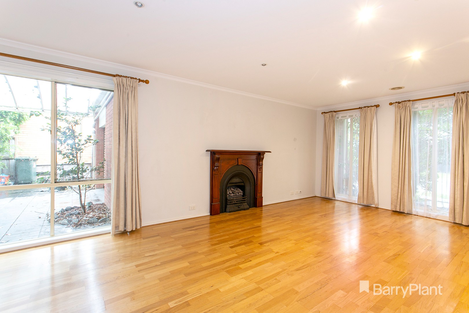 24 Hillgrove Crescent, Berwick, VIC 3806, Berwick - Thumbnail 5