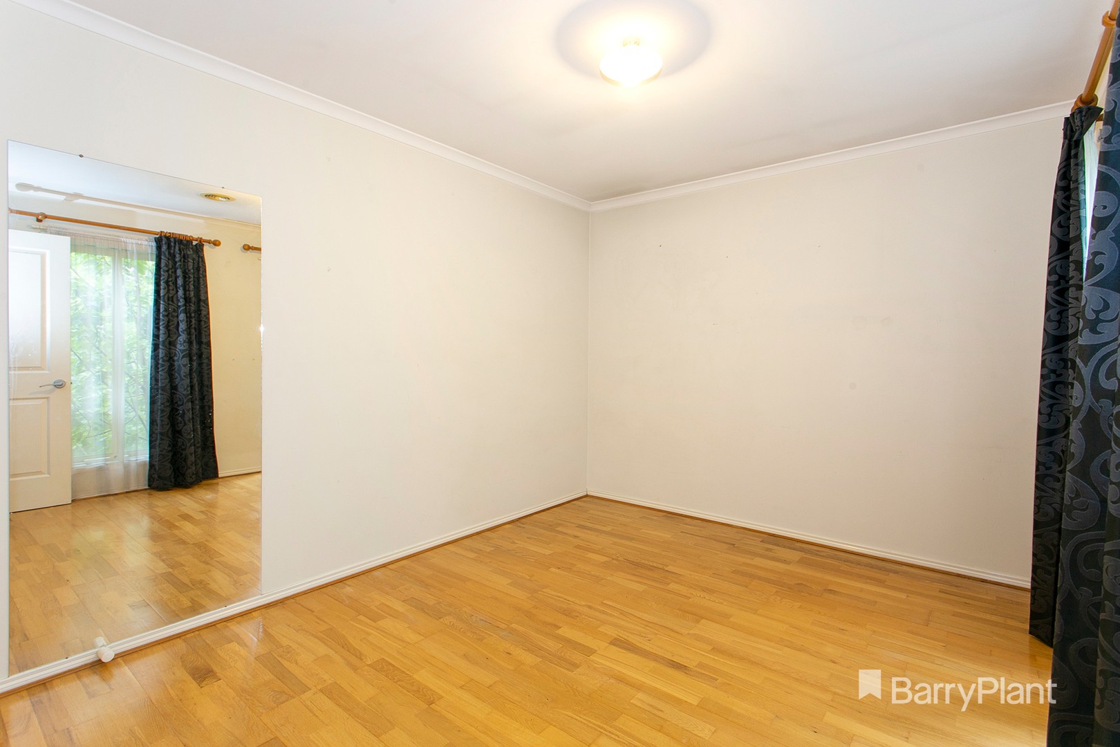 24 Hillgrove Crescent, Berwick, VIC 3806, Berwick - Thumbnail 7