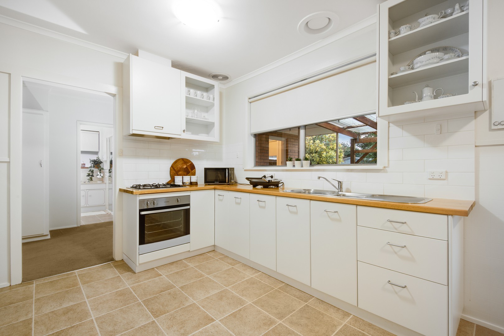 24 Hitchcock Street, Breakwater, VIC 3219, Breakwater - Thumbnail 2