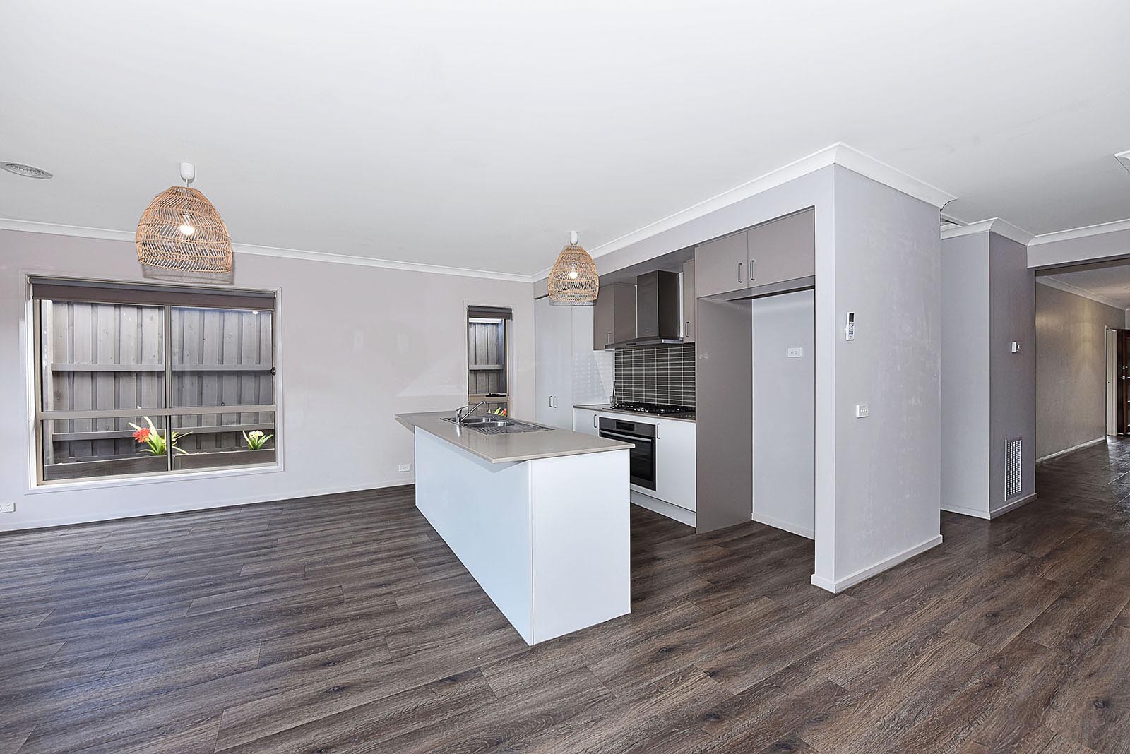 24 Holland Rd, Sunbury, VIC 3429 - Thumbnail 2 - 03/10/2024