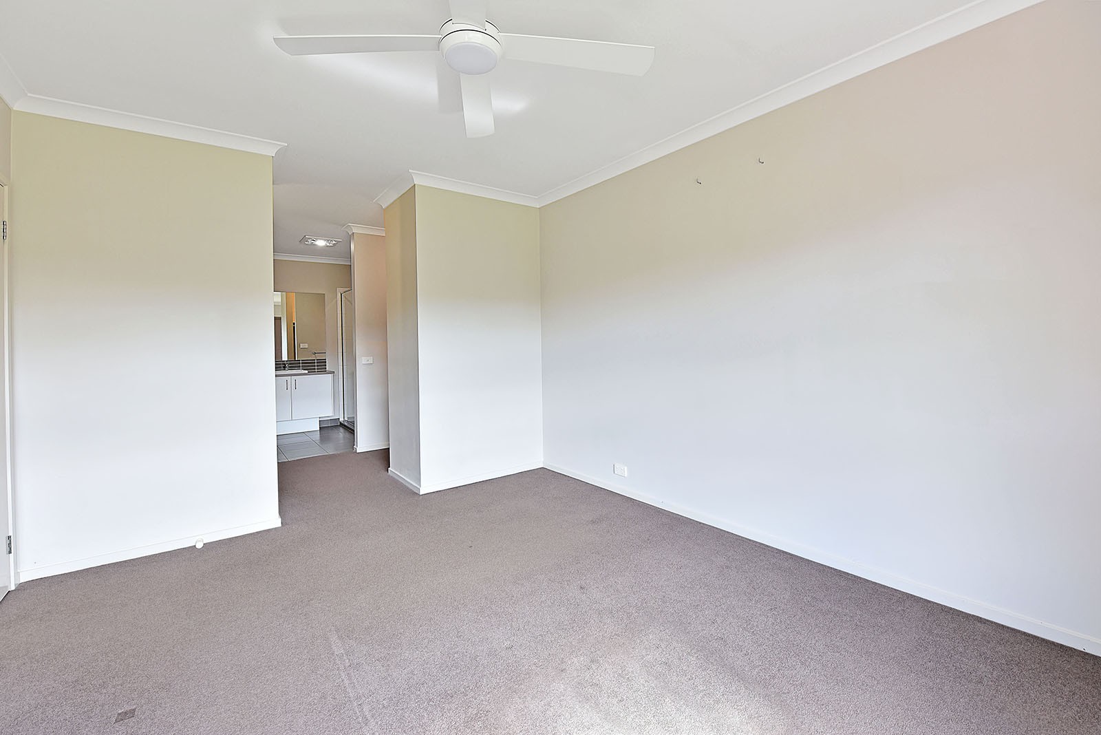 24 Holland Rd, Sunbury, VIC 3429, Sunbury - Thumbnail 4