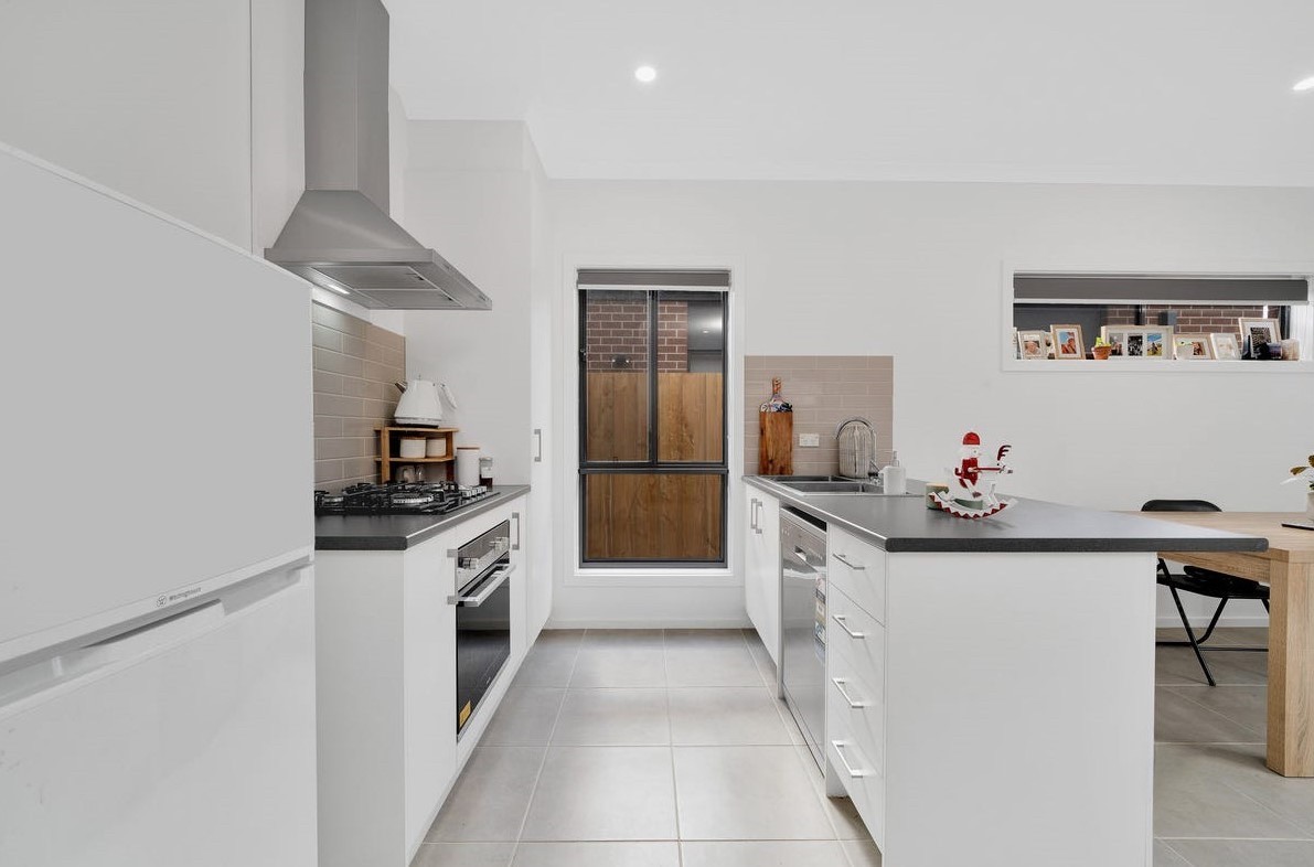 24 Joey Crescent, Deanside, VIC 3336, Deanside - Thumbnail 4