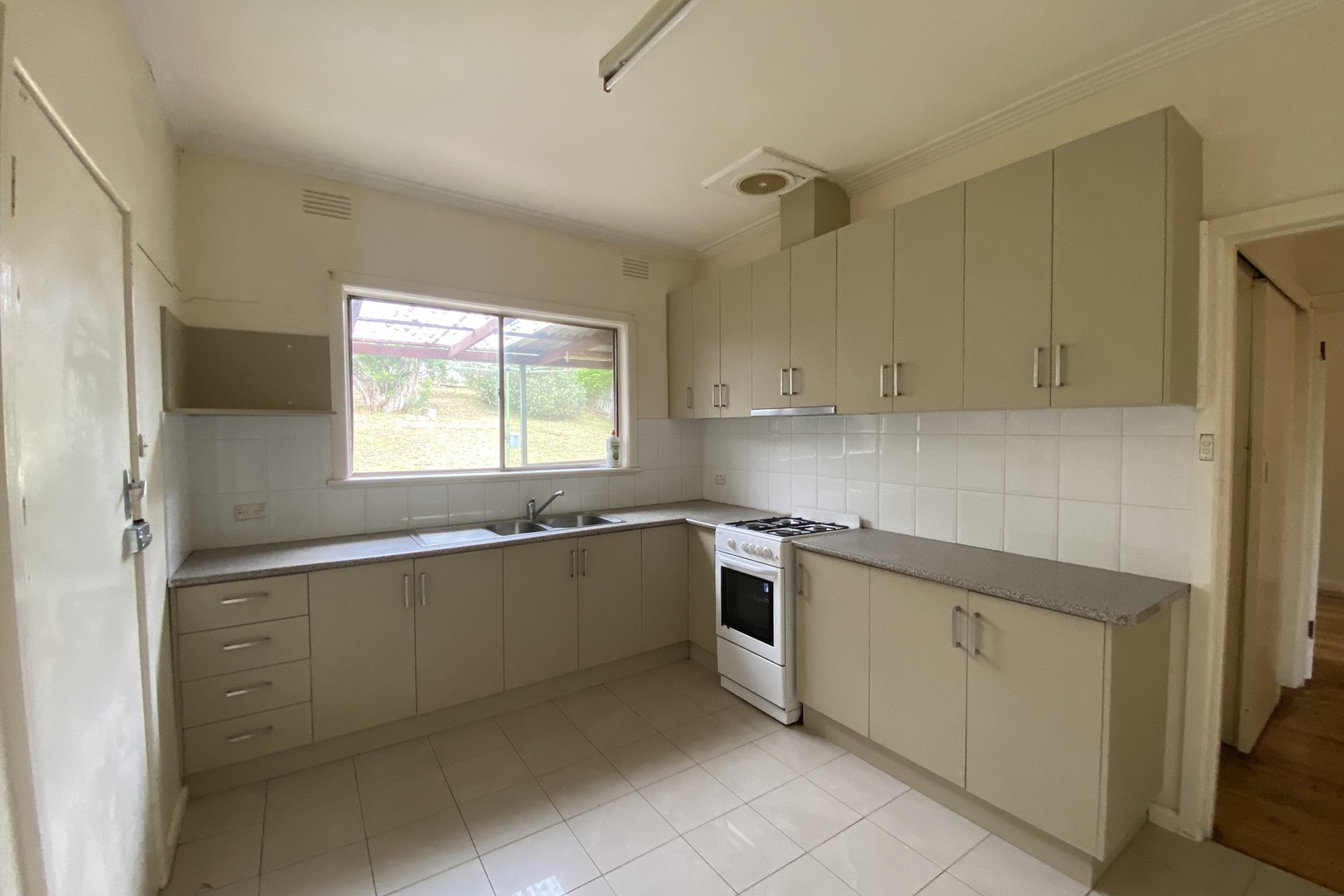 24 Keats Avenue, Kingsbury, VIC 3083, Kingsbury - Thumbnail 4
