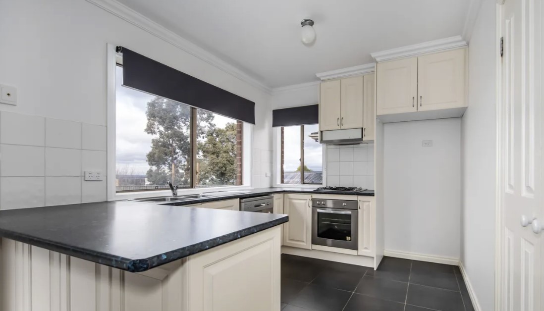 24 Keswick Rise, Sunbury, VIC 3429, Sunbury - Thumbnail 4