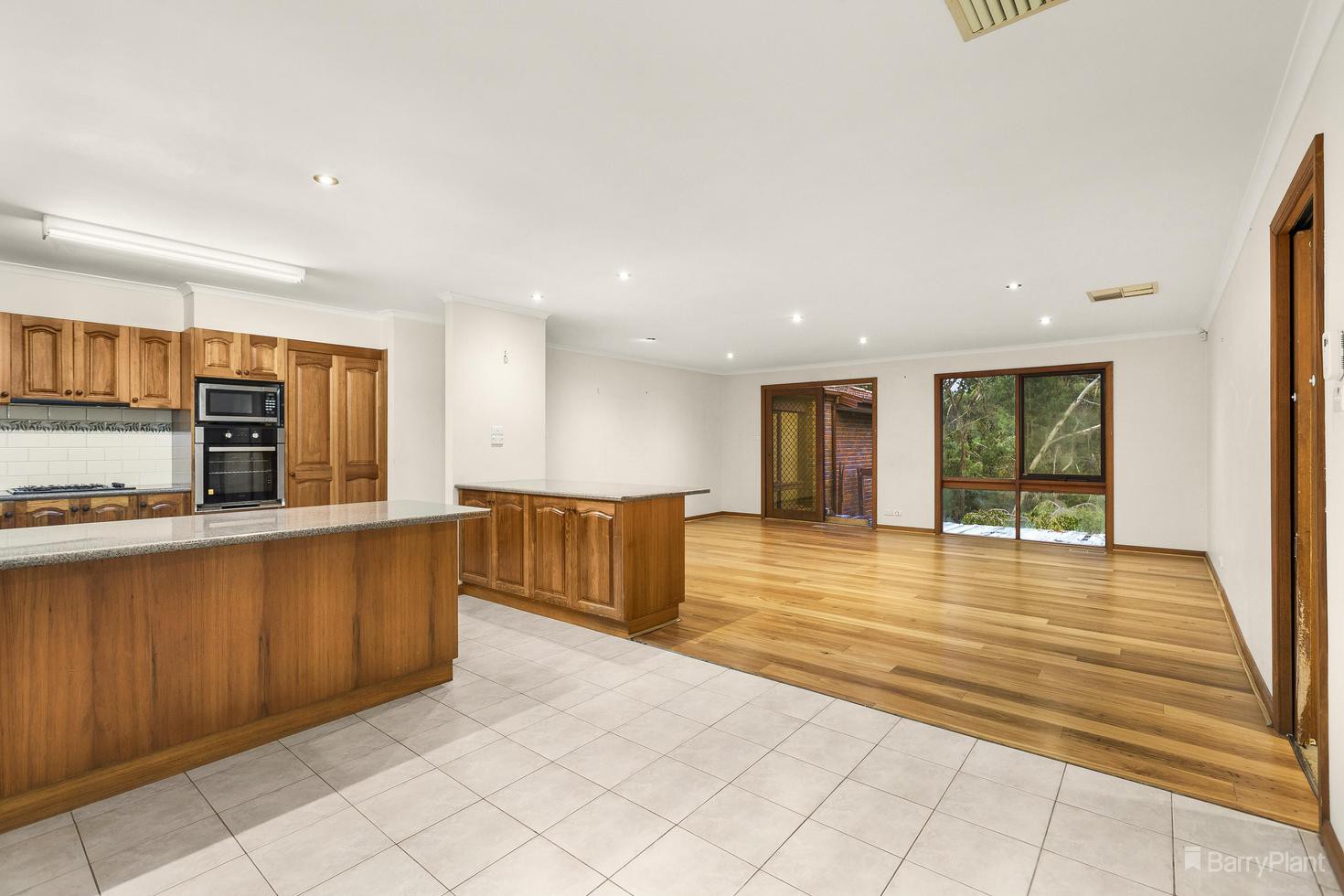 24 Launders Avenue, Wonga Park, VIC 3115, Wonga Park - Thumbnail 3